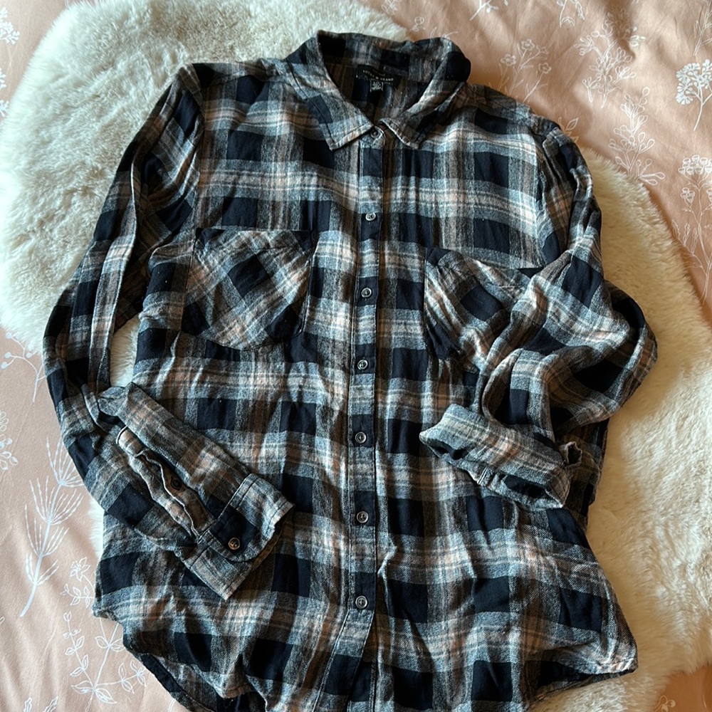 You need this plaid shirt!!
